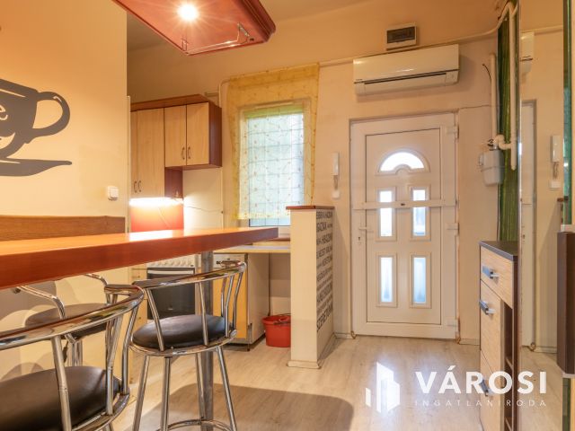 Pozsonyi földszinti takaros lakás