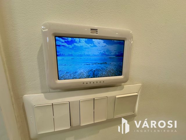 Luxus minőségben felújított panorámás lakás Eladó