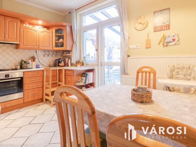 Algyői 4 szobás ikerház