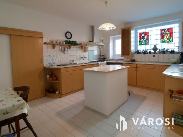 Belvárosi családi ház