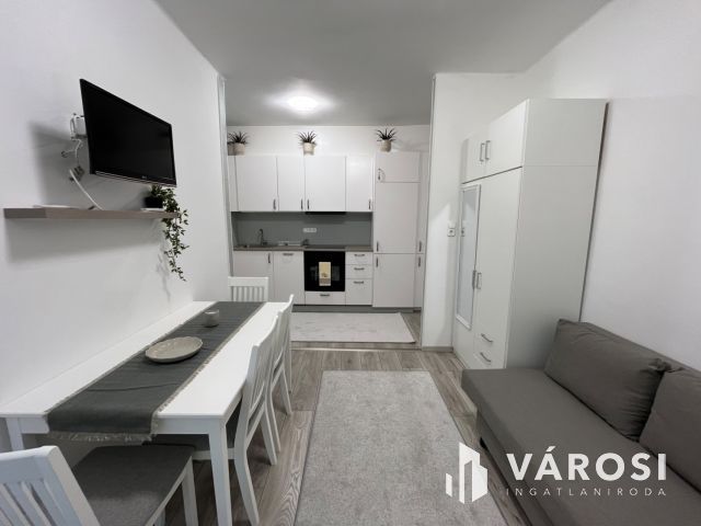 Hajdúszoboszlói, Nagyon Cool Kis Lakás, Nagy Terasszal!