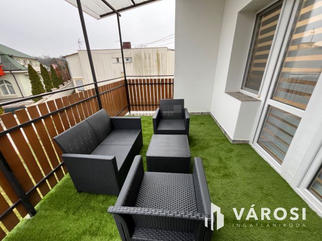 Hajdúszoboszlói, Nagyon Cool Kis Lakás, Nagy Terasszal!