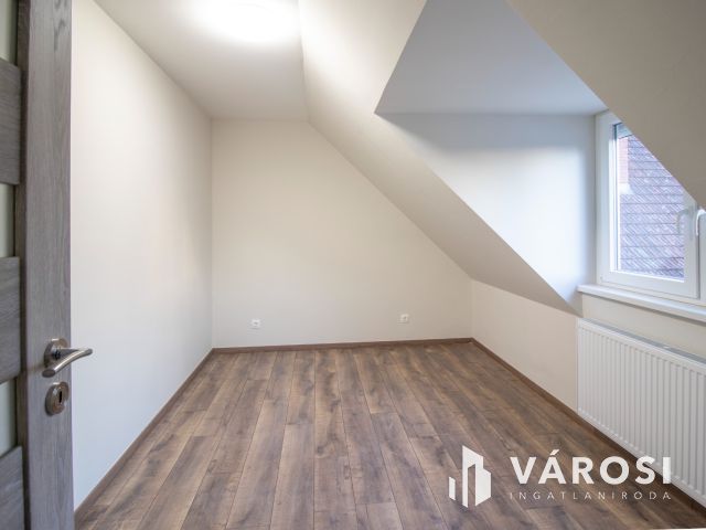 Új családi ház, garázzsal