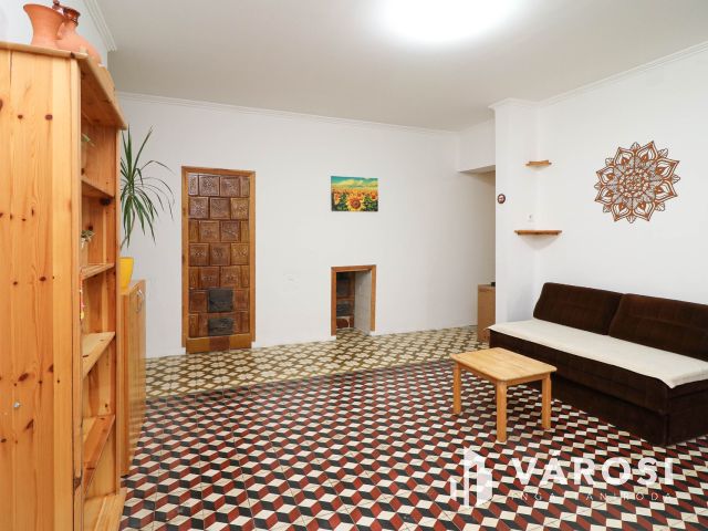 Békésen családi ház tágas telekkel eladó!