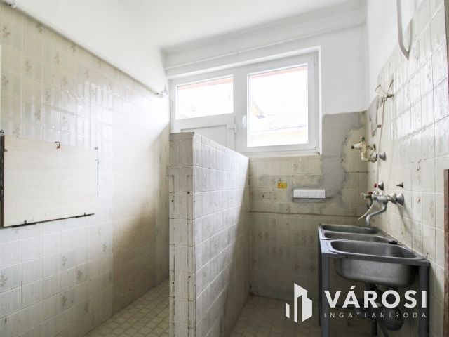 Földszinti társasházi lakás