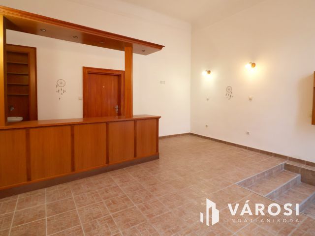 Belvárosi üzlethelyiség