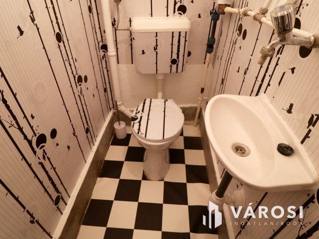 Belvárosi üzlethelyiség