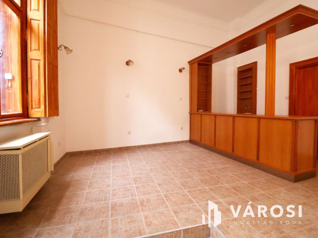 Belvárosi üzlethelyiség