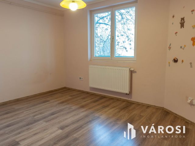 Eladó iroda Orosháza belvárosában