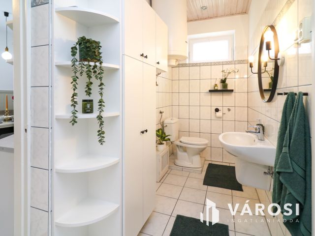 Felújított téglaház közel a Szarvasi úthoz