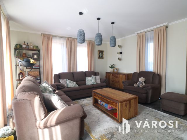 Modern családias otthon Mórahalmon.