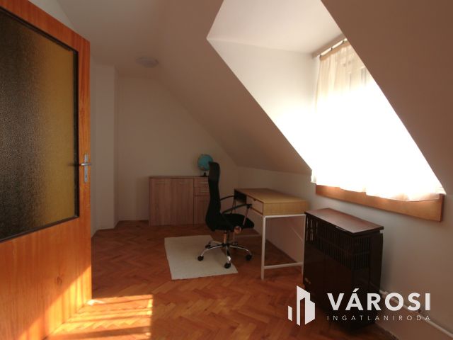 Családi ház gondos bérlőt keres