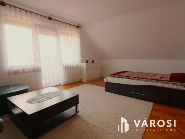 Családi ház gondos bérlőt keres