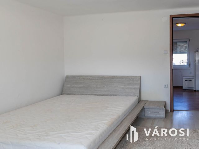 Két felújított ház egy telken Békéscsaba Nagyréten