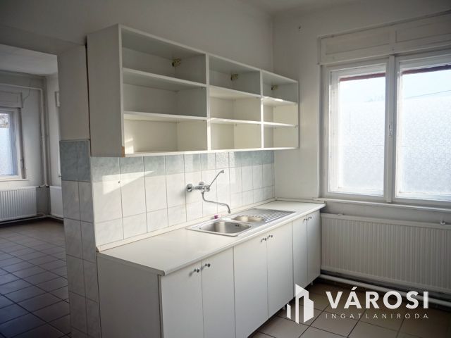 Kiváló elrendezésű családi ház kiváló lakóövezetben!