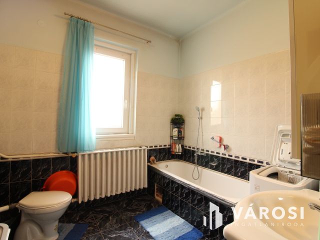 Otthonos családi ház várja új lakóit