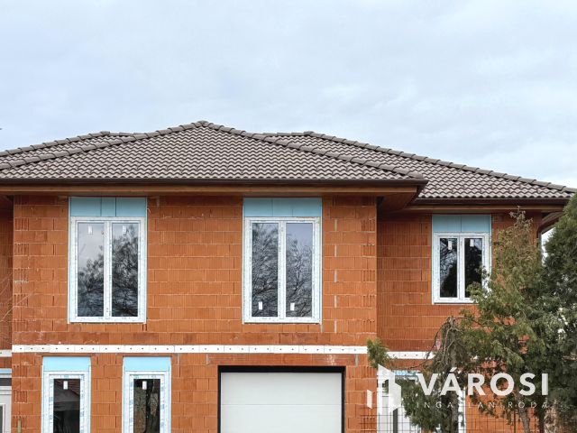 Lakás áráért Ikerház “Borostyán”