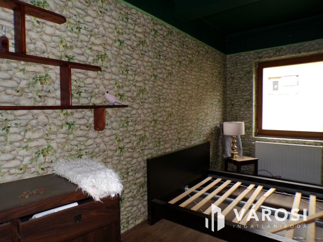 Csendes utcában tágas otthonos ház eladó!