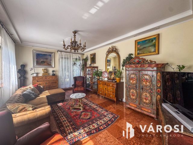 Tágas, napfényes ház Gyula legszebb utcájában