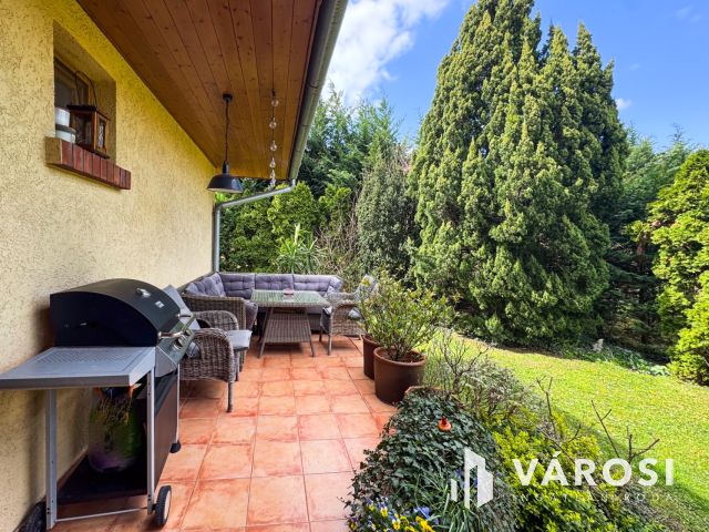 Tágas, napfényes ház Gyula legszebb utcájában