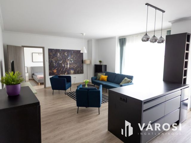 Nagy fedett teraszos lakás a Sestakertben eladó