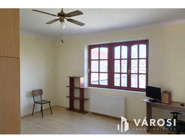 Nagy telek, több funkció – Debreceni befektetés