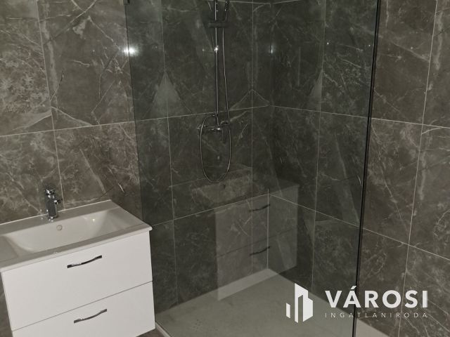 Utolsó lakás kulcsrakészen