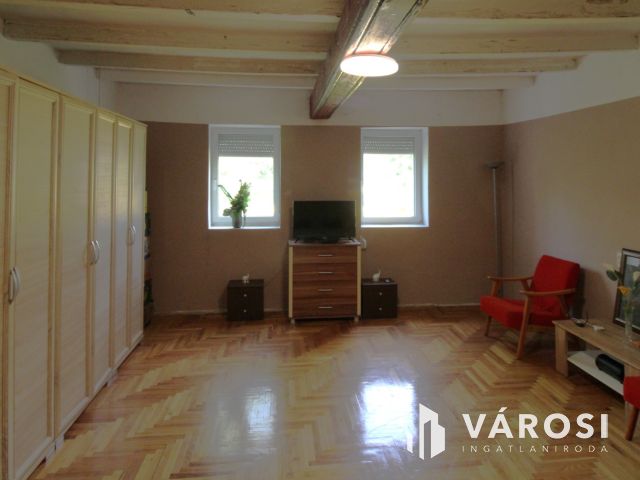 Hangulatos háromszobás ház, csendes környéken