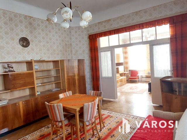 Debrecen belvárosi polgári házrész eladó