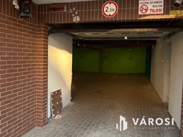 Parkolóhely KIADÓ Debrecen Belváros részben