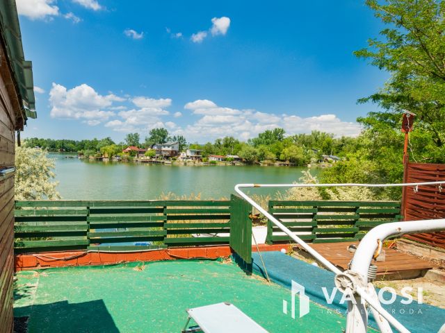 A földi paradicsom egy szigeten