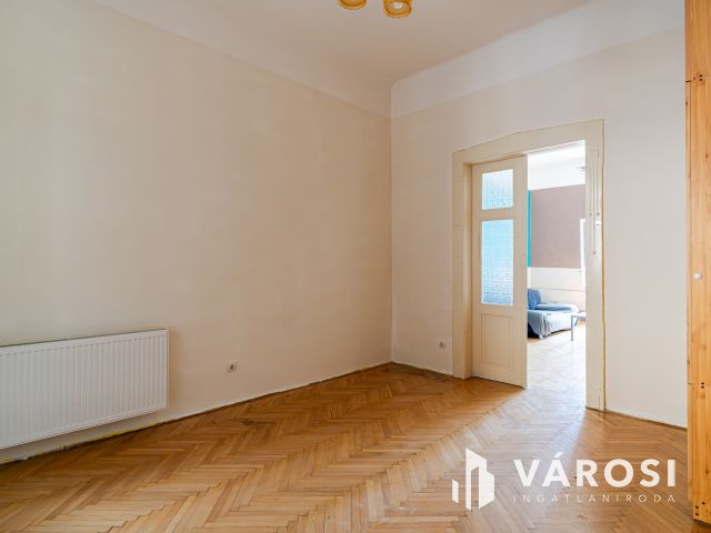 Belvárosi 102 nm-es lakás a Tisza közelében